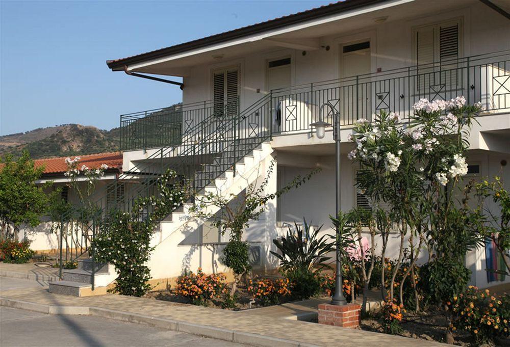 Medimare Residence Club Патти Экстерьер фото